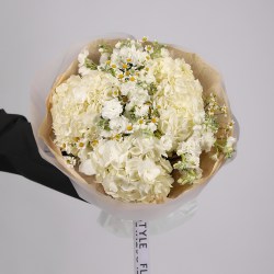 sbornyj buket s beloj gortenziej 6